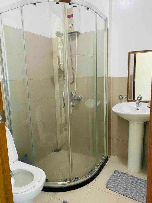 Makati Penthouse With Stunning City Skyline View Manila Exterior photo