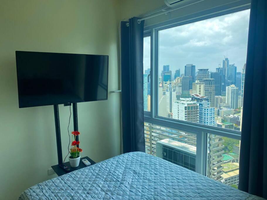 Makati Penthouse With Stunning City Skyline View Manila Exterior photo
