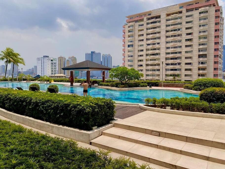 Makati Penthouse With Stunning City Skyline View Manila Exterior photo