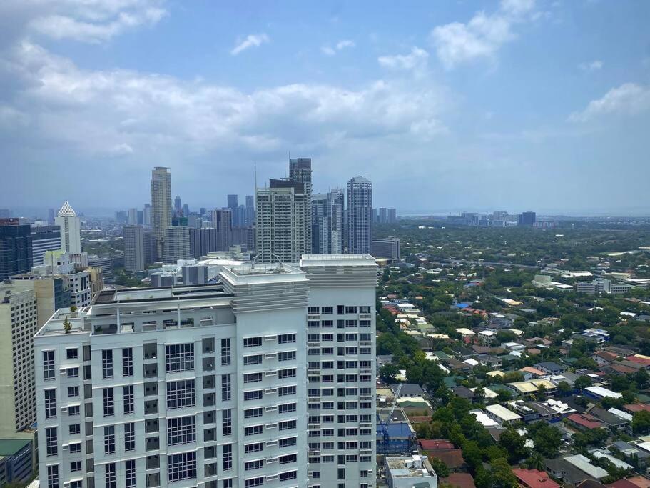 Makati Penthouse With Stunning City Skyline View Manila Exterior photo