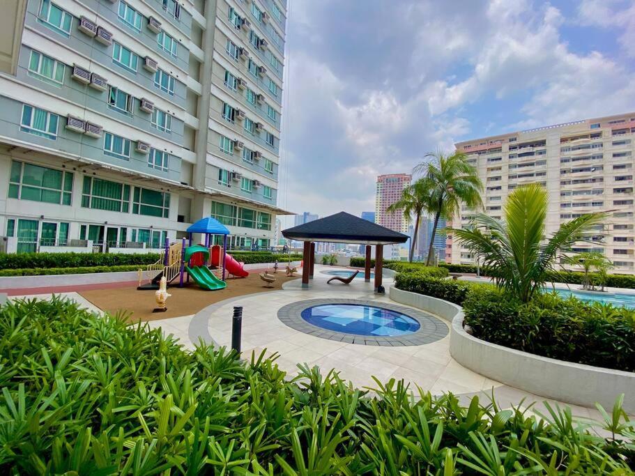 Makati Penthouse With Stunning City Skyline View Manila Exterior photo