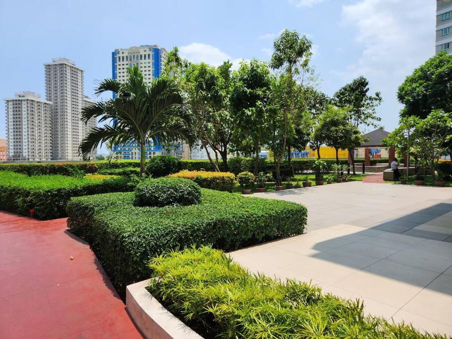Makati Penthouse With Stunning City Skyline View Manila Exterior photo